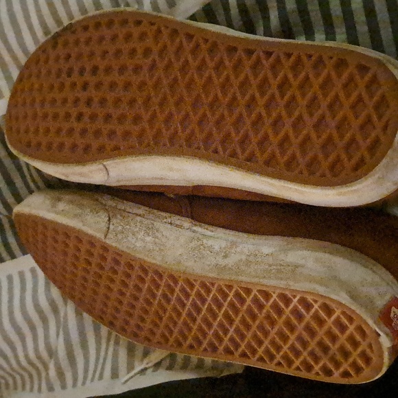 Vans size 7.5 men size 9 women's. Fit more like an 8.5 - Picture 5 of 5